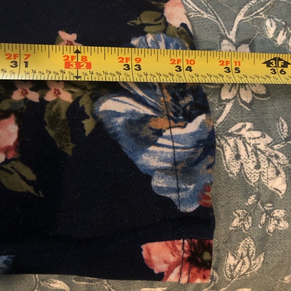 Floral V-Neck Women's Top - Picture 2 of 7